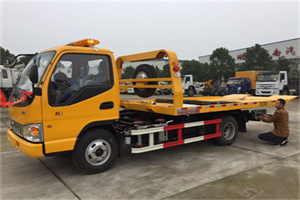 兴宾哪里有拖车服务