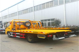 兴宾附近拖车救援搭电